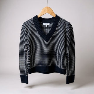 Linda V-Neck Pullover