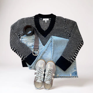 Linda V-Neck Pullover
