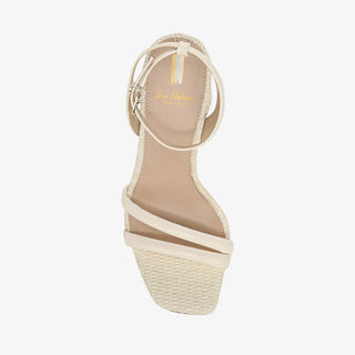 Kia Sandal
