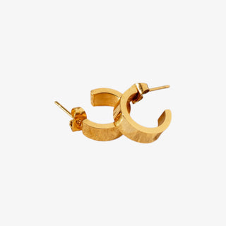 Sable Gold Hoop Earrings in polished 18k gold plated with a bold round shape