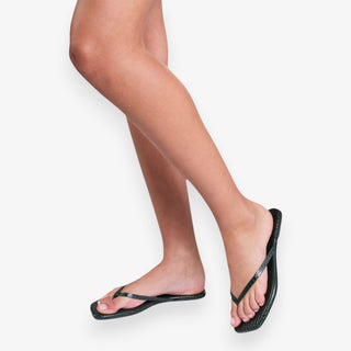 square toe flip flop sandal green croc on foot casual outfit side view