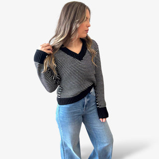 Linda V-Neck Pullover
