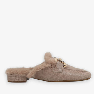 Vaneli Skyla taupe mule with fur trim on a white background